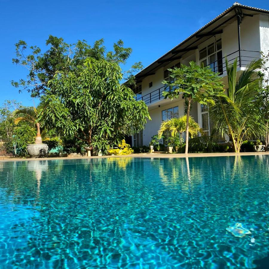 Sapphire Garden Hotel Habarana Exterior foto