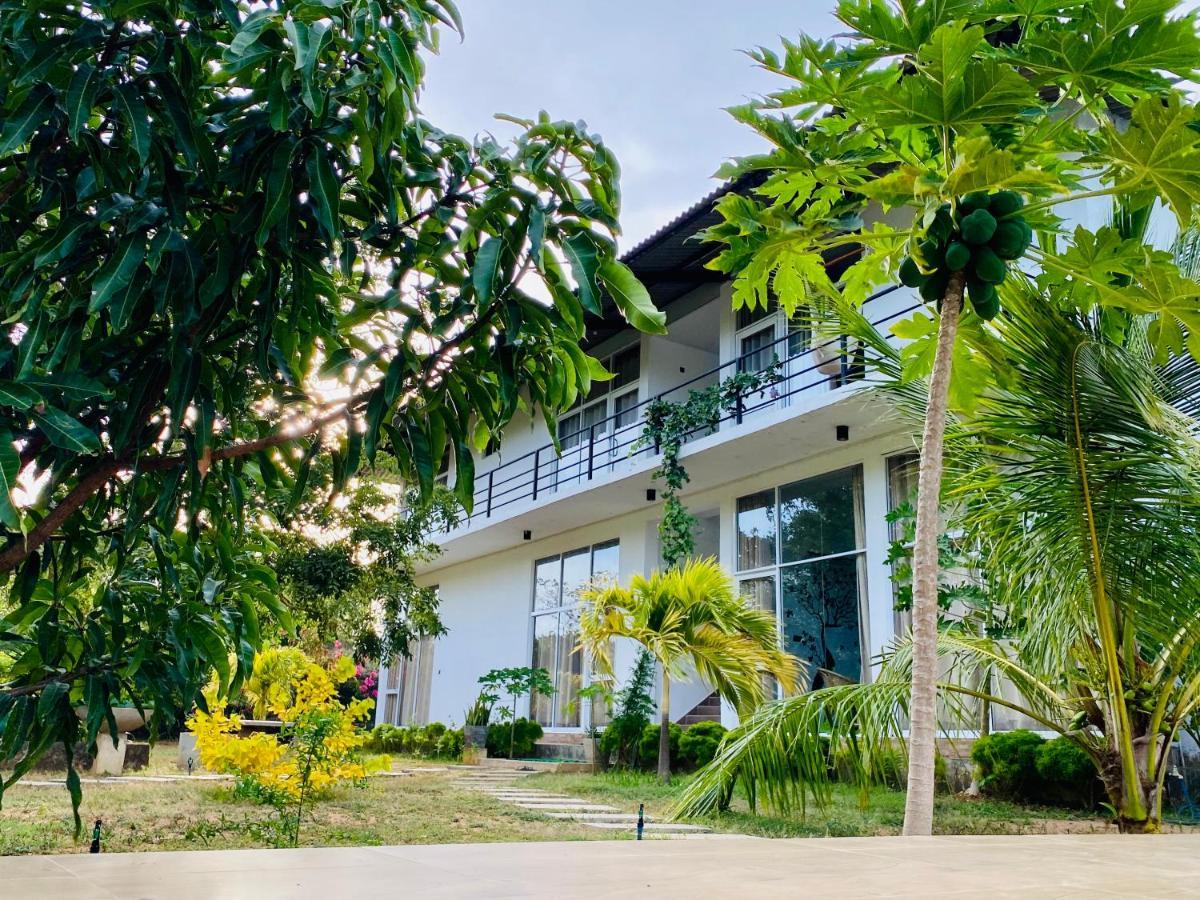 Sapphire Garden Hotel Habarana Exterior foto