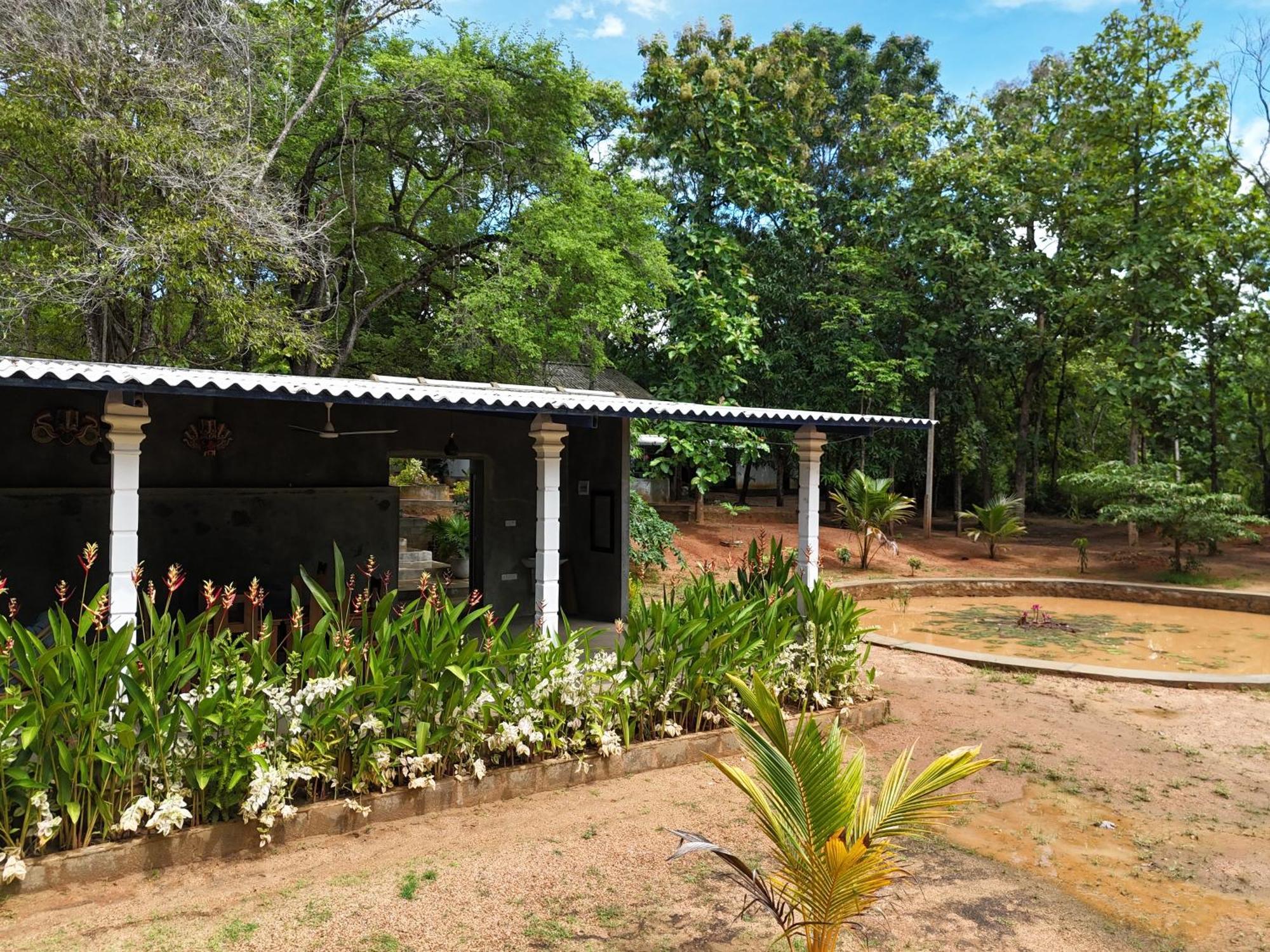 Sapphire Garden Hotel Habarana Exterior foto